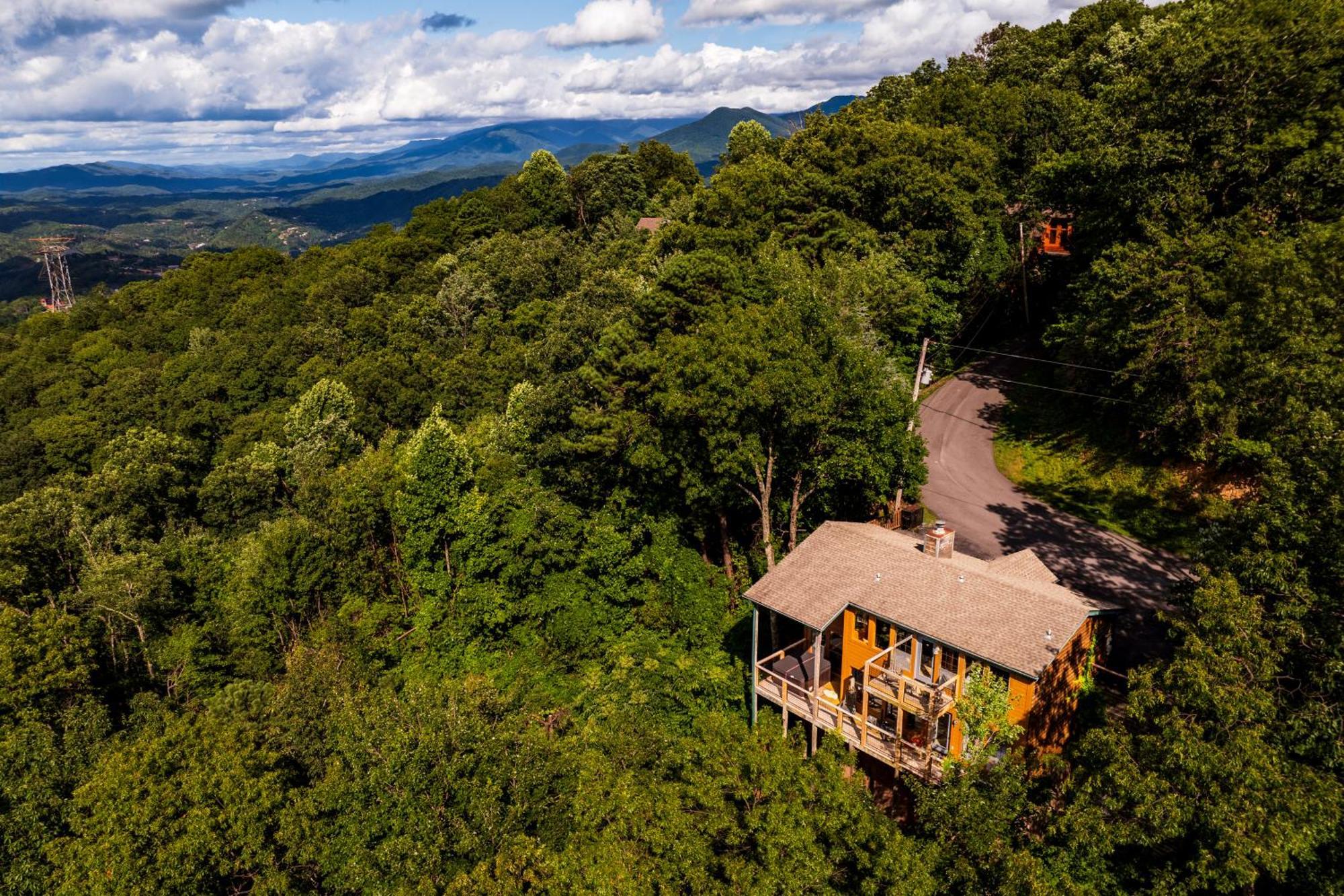Elevista - Quaint&Private-Views-Hottub-Pooltable-Bears-3 Clubhouse Pools Villa Gatlinburg Bagian luar foto