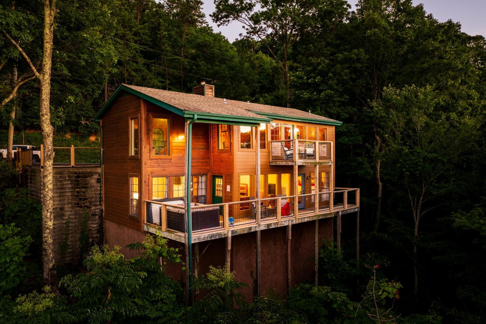 Elevista - Quaint&Private-Views-Hottub-Pooltable-Bears-3 Clubhouse Pools Villa Gatlinburg Bagian luar foto